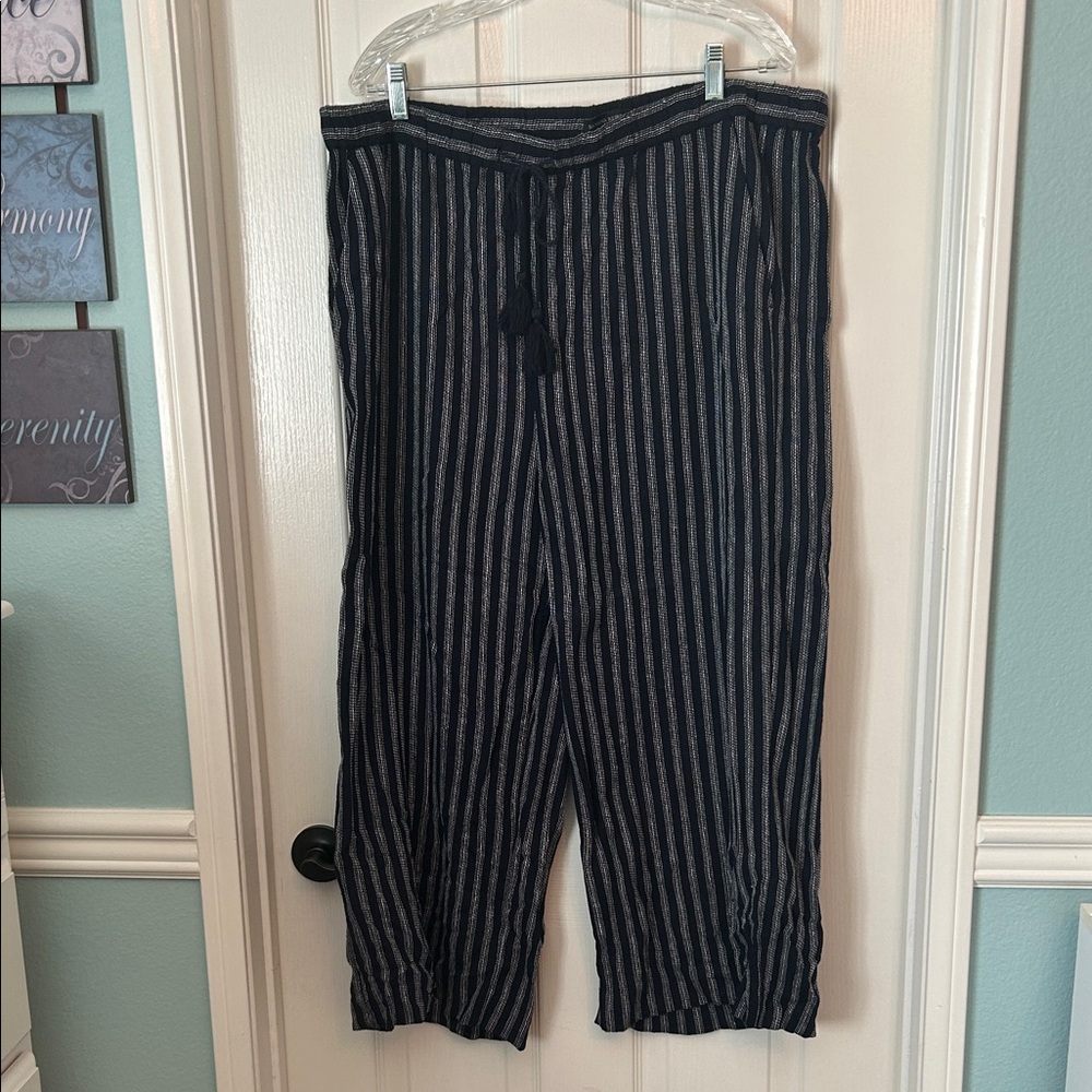 Banana Republic Navy blue and white striped Wide Leg Pants
